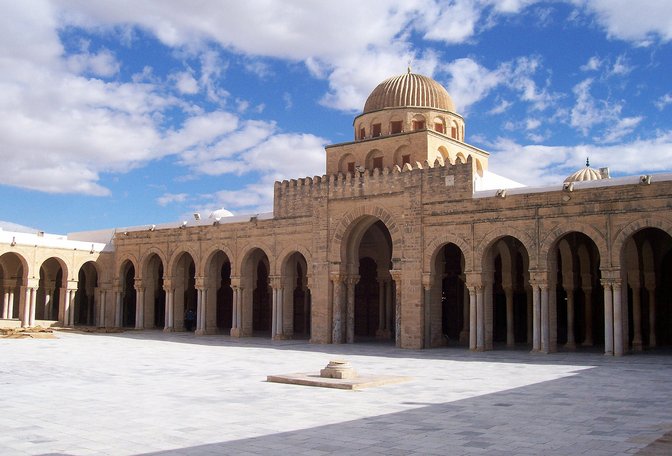 Main_kairouan_mosque_courtyard
